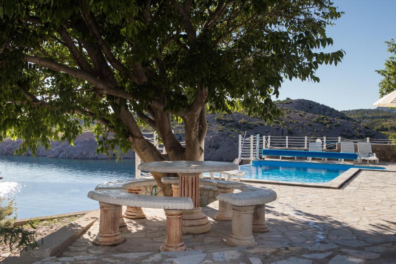Resort Haus Toma Чезарица Экстерьер фото