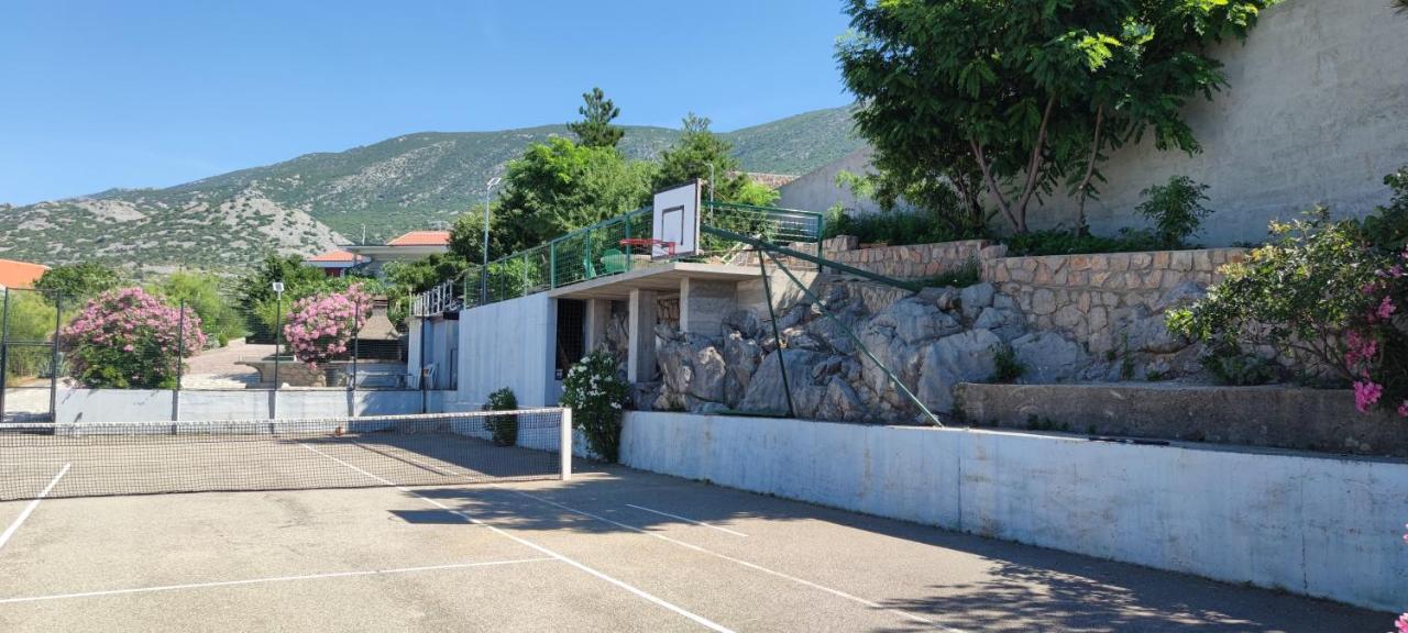Resort Haus Toma Чезарица Экстерьер фото